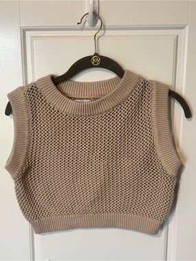 En Saison Revolve XS Tan Knit Sleeveless Crewneck Cropped Sweater Blouse
